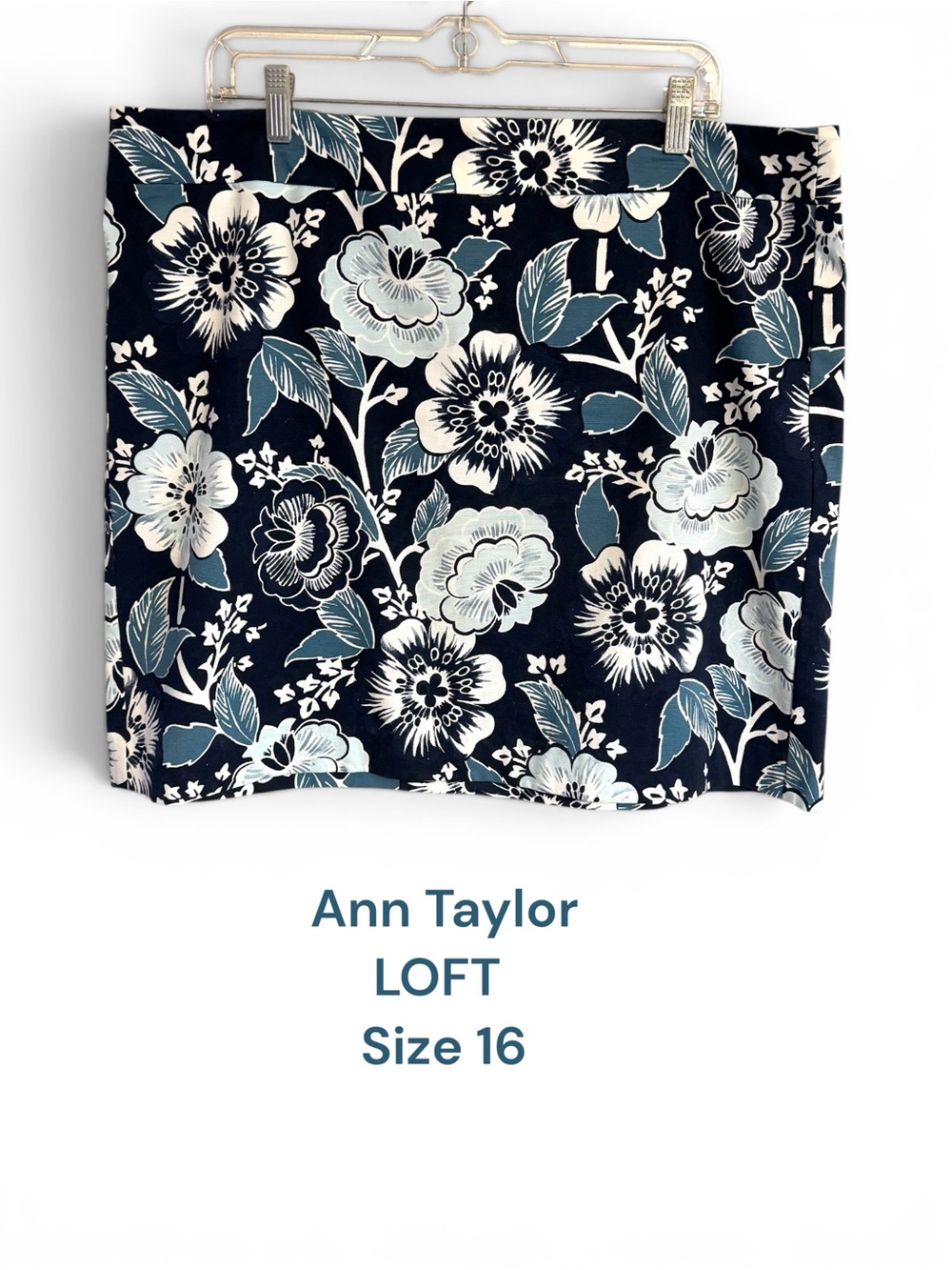 ANN TAYLOR LOFT Navy Floral Summer Skirt w/Light Blue/Cream Accents SIZE: 16  #W